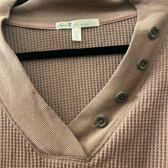 Seven7 Women's V-Neck waffle Sweater in Mauve - Picture 2 of 4